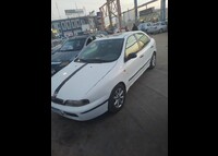 عربيه فيات برافا لونها ابيض