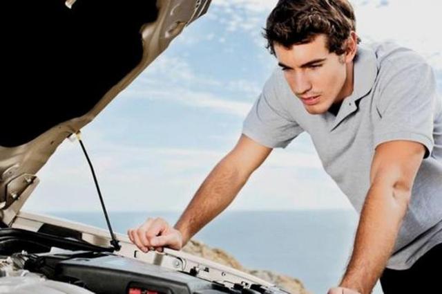 البطارية من أهم أسباب الأعطال في السيارة