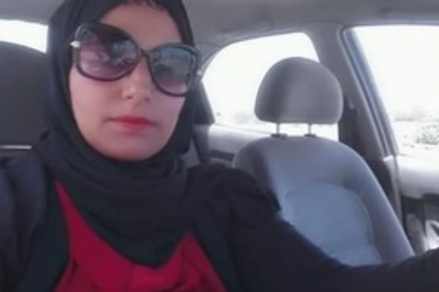 مصرية تدرب السعوديات في القاهرة على قيادة السيارات