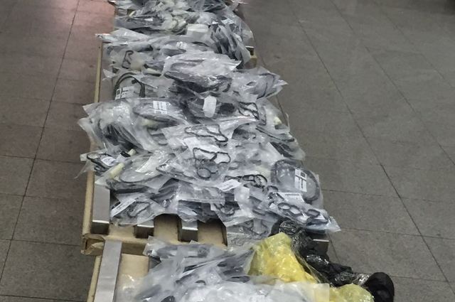 ضبط عملية تهريب قطع غيار سيارات بقيمة 237 ألف جنيه 