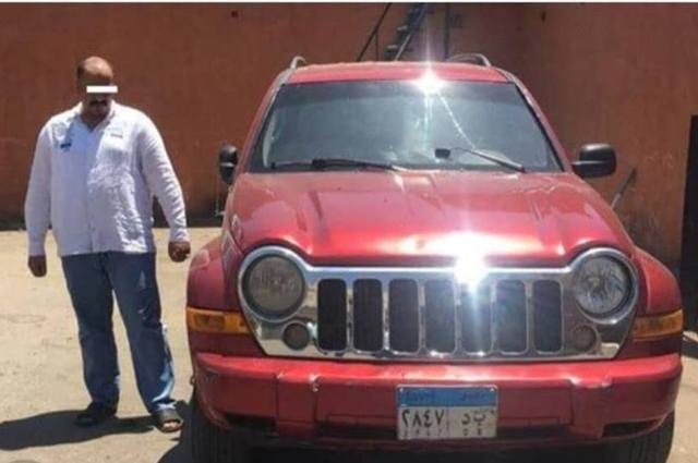 يستخدم سيارة جيب في مهاجمة النساء في شبرا بآلة حادة