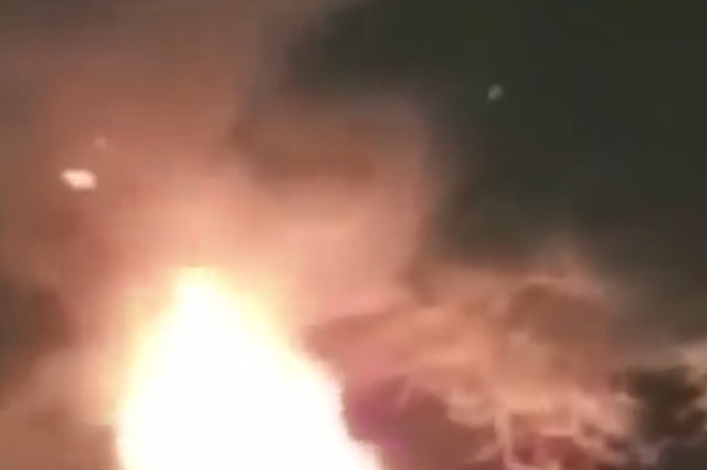 ذهبت لزيارة زوجها في الكويت مع أبنائها . . فاحترقوا في حادث سيارة مخيف