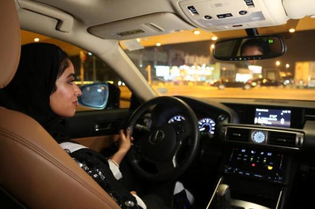 فنانات من مصر يهنئن السعوديات بقيادة السيارات