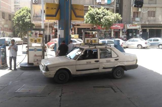 حملات على محطات الوقود ومواقف السيرفيس في القاهرة 