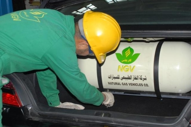 توسع قريب في استخدام الغاز الطبيعي في السيارات في مصر