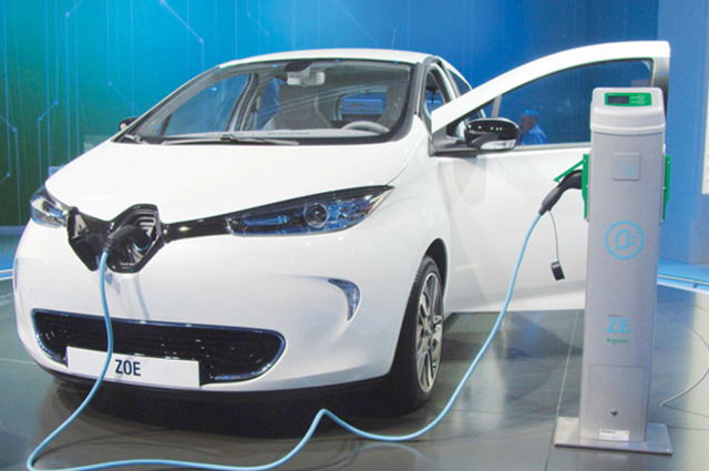 خبير : السيارات الكهربائية قليلة والسعر ومحطات الخدمة عوائق أنتشارها بمصر