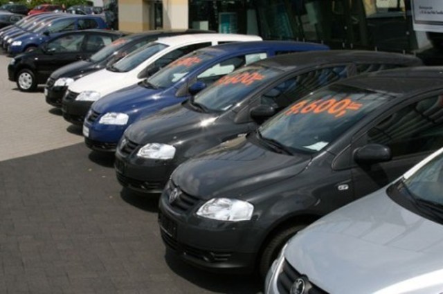 ضبط عصابة نصب لسرقة السيارات عبر موقع شهير على الانترنت