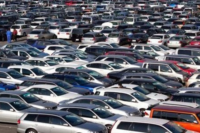 وزير مصري يؤكد أنه لا يمكن تصنيع سيارة مصرية